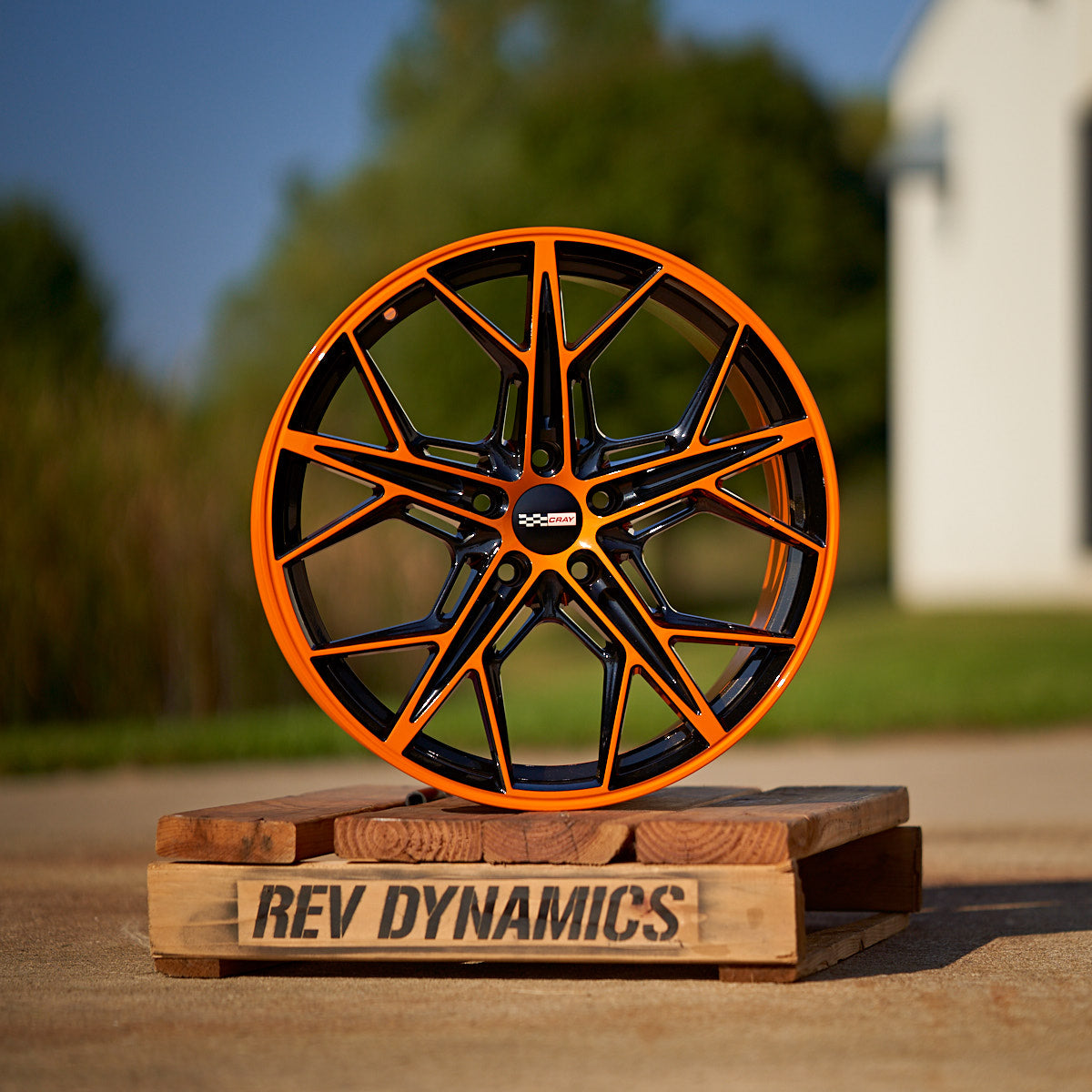 Corvette C8 Cray Hammerhead Wheel Powder coated in amplified orange and carbon flash black