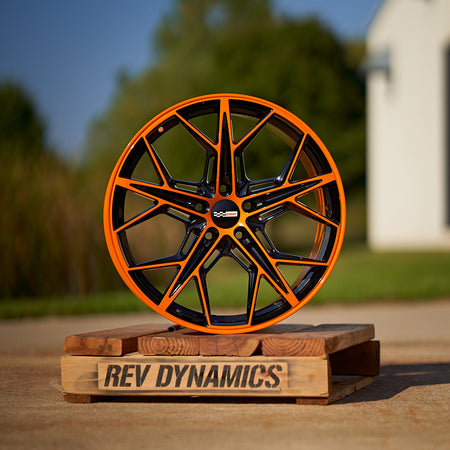 Corvette C8 Cray Hammerhead Wheel Powder coated in amplified orange and carbon flash black