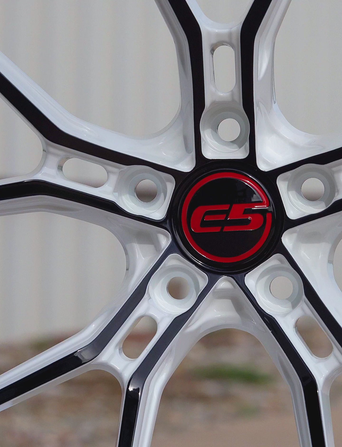 E5 Daytona wheel powder coated in white and torch red for Corvette