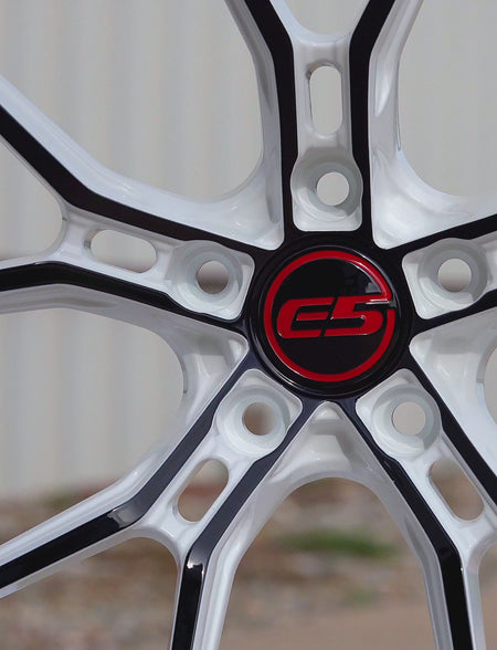 E5 Daytona wheel powder coated in white and torch red for Corvette