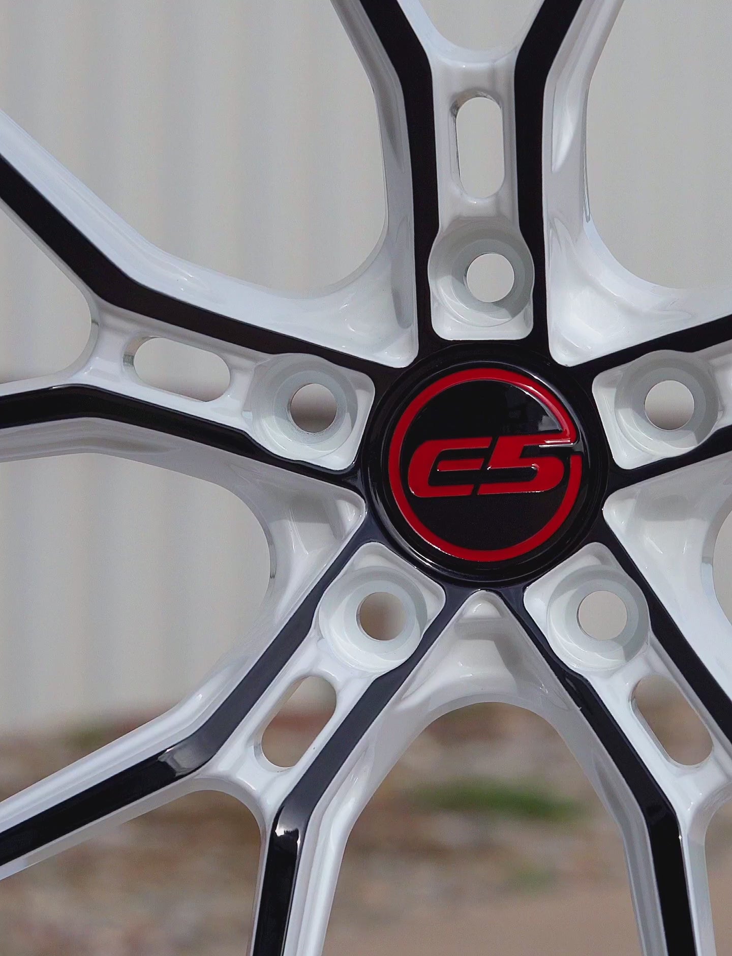 E5 Daytona wheel powder coated in white and torch red for Corvette